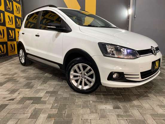 VOLKSWAGEN-FOX-2017