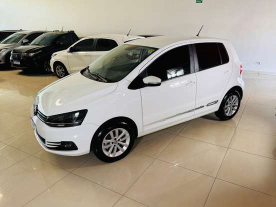 VOLKSWAGEN-FOX-2020