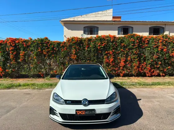 VOLKSWAGEN GOLF 1.4 TSI HIGHLINE 16V GASOLINA 4P AUTOMÁTICO VOLKSWAGEN GOLF 1.4 TSI HIGHLINE 16V GASOLINA 4P AUTOMÁTICO
