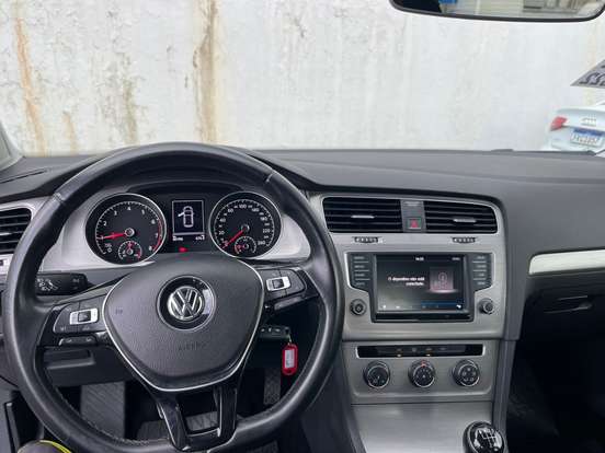 VOLKSWAGEN-GOLF-2017