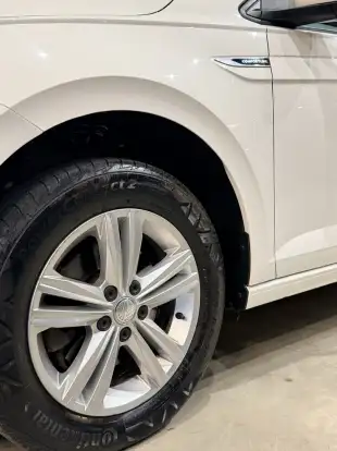 VOLKSWAGEN-POLO-2018