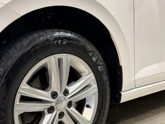 VOLKSWAGEN-POLO-1.0 200 TSI COMFORTLINE AUTOMÁTICO VOLKSWAGEN-POLO-2018