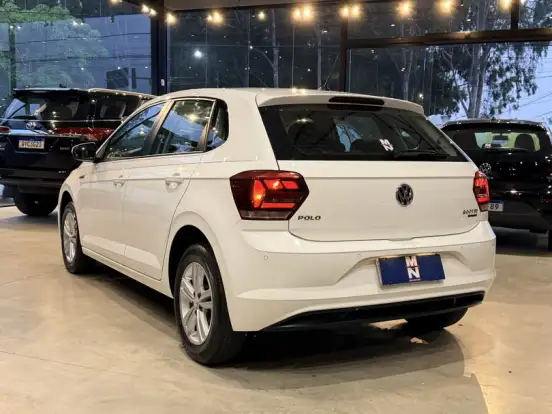 VOLKSWAGEN-POLO-1.0 200 TSI COMFORTLINE AUTOMÁTICO VOLKSWAGEN-POLO-2018