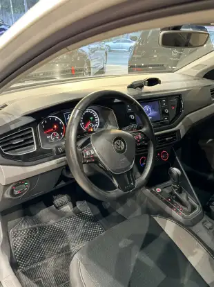 VOLKSWAGEN-POLO-2018