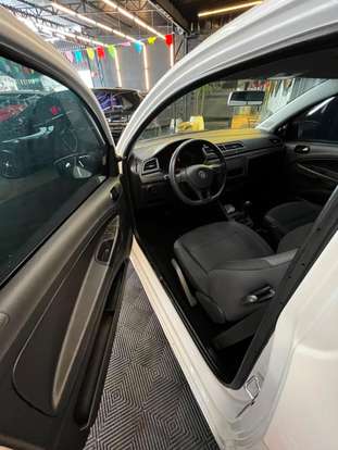VOLKSWAGEN-SAVEIRO-2023