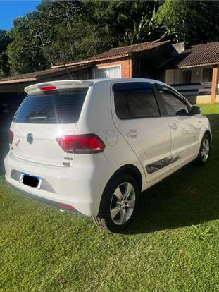 VOLKSWAGEN-FOX-2015