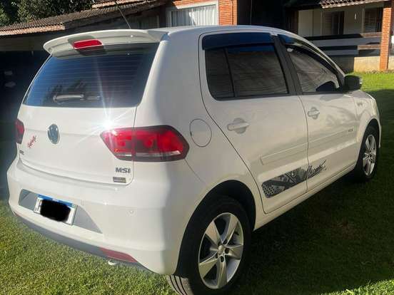 VOLKSWAGEN-FOX-1.6 MI ROCK IN RIO 8V FLEX 4P MANUAL VOLKSWAGEN-FOX-2015