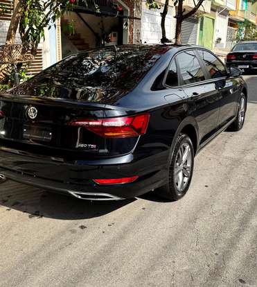 VOLKSWAGEN-JETTA-2018