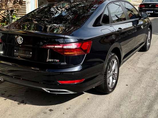 VOLKSWAGEN-JETTA-1.4 250 TSI TOTAL FLEX R-LINE TIPTRONIC VOLKSWAGEN-JETTA-2018