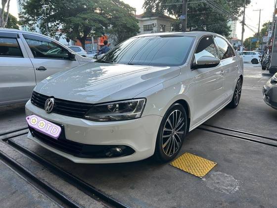 VOLKSWAGEN JETTA 2.0 TSI HIGHLINE 200CV GASOLINA 4P TIPTRONIC