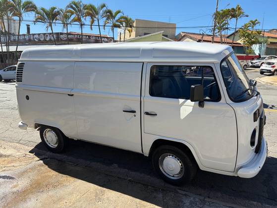 VOLKSWAGEN KOMBI 1.4 MI FURGÃO 8V FLEX 3P MANUAL