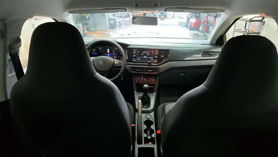 VOLKSWAGEN-POLO-2023