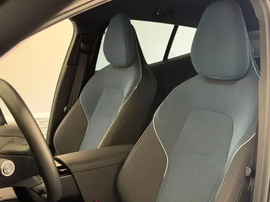 VOLVO-EX30-2024