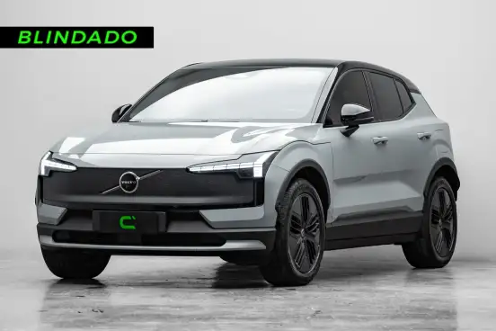 VOLVO-EX30-2025
