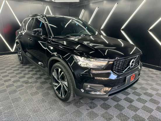 VOLVO-XC40-2020