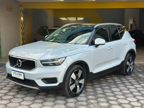 VOLVO XC40 2.0 T4 GASOLINA MOMENTUM GEARTRONIC VOLVO XC40 2.0 T4 GASOLINA MOMENTUM GEARTRONIC