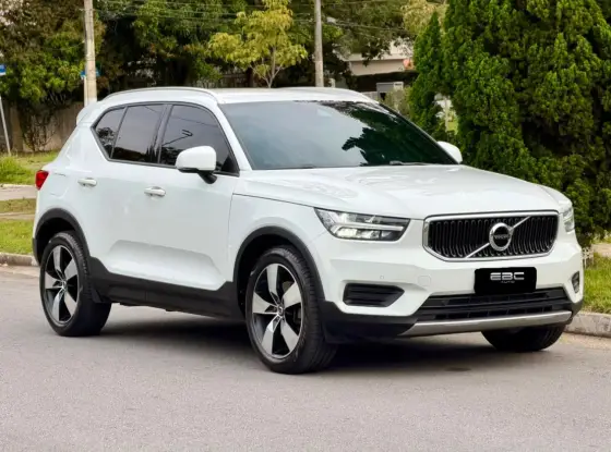 VOLVO XC40 2.0 T4 GASOLINA MOMENTUM GEARTRONIC VOLVO XC40 2.0 T4 GASOLINA MOMENTUM GEARTRONIC