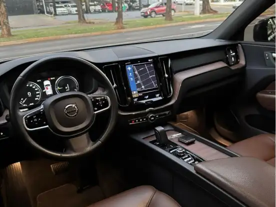 VOLVO-XC60-2.0 T8 HYBRID MOMENTUM AWD GEARTRONIC VOLVO-XC60-2021