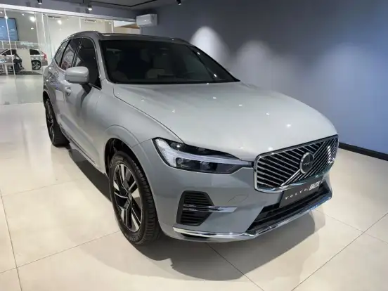 VOLVO-XC60-2026