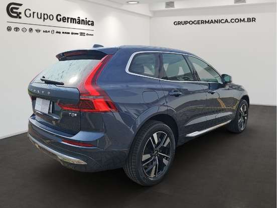 VOLVO-XC60-2025