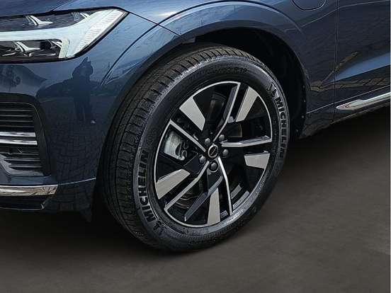 VOLVO-XC60-2025