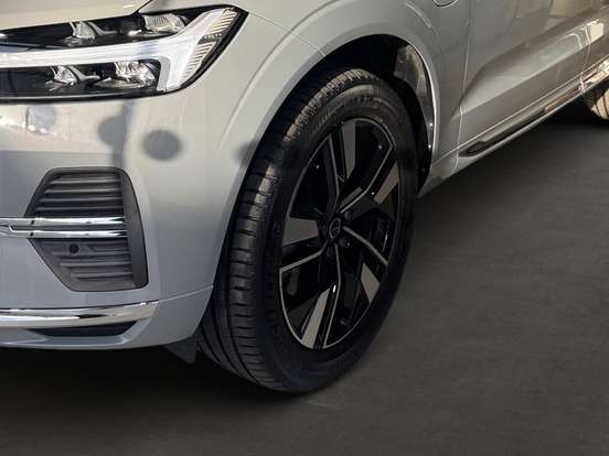 VOLVO-XC60-2025