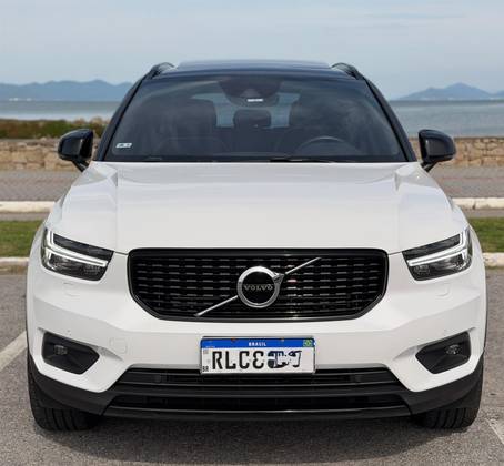 VOLVO XC40 1.5 T5 RECHARGE R-DESIGN GEARTRONIC
