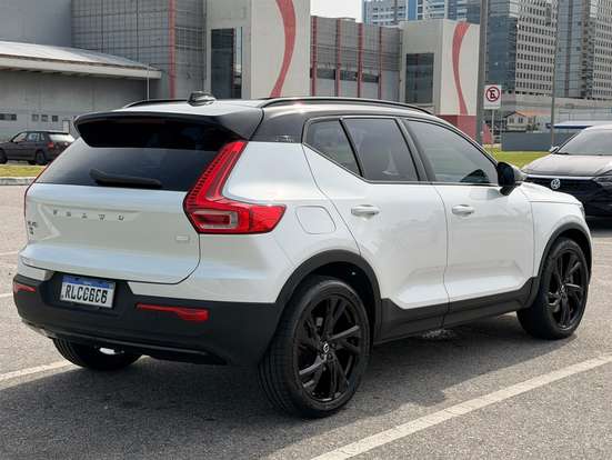 VOLVO-XC40-1.5 T5 RECHARGE R-DESIGN GEARTRONIC VOLVO-XC40-2021
