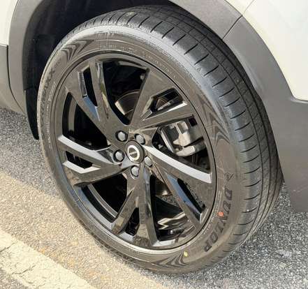 VOLVO-XC40-2021