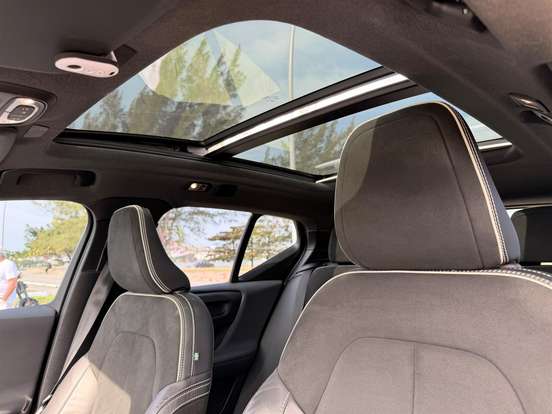 VOLVO-XC40-1.5 T5 RECHARGE R-DESIGN GEARTRONIC VOLVO-XC40-2021