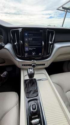 VOLVO-XC60-2.0 T5 GASOLINA MOMENTUM AWD GEARTRONIC VOLVO-XC60-2020