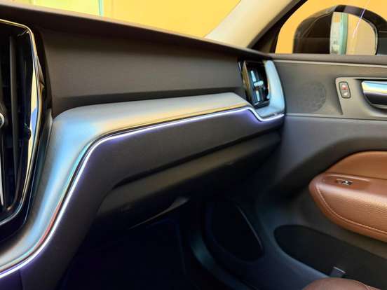VOLVO-XC60-2.0 T5 GASOLINA MOMENTUM AWD GEARTRONIC VOLVO-XC60-2019