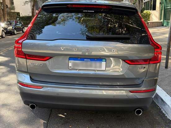 VOLVO-XC60-2.0 T5 GASOLINA MOMENTUM AWD GEARTRONIC VOLVO-XC60-2019