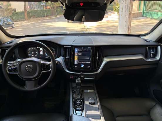 VOLVO-XC60-2.0 T5 GASOLINA MOMENTUM AWD GEARTRONIC VOLVO-XC60-2019
