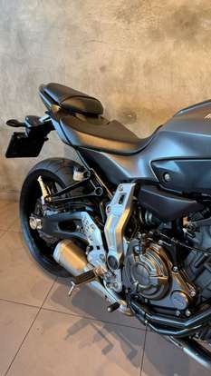 YAMAHA-MT-07-2015