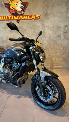 YAMAHA-MT-07-2015