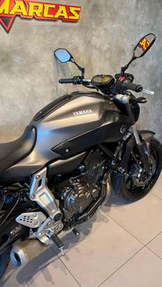 YAMAHA-MT-07-2015