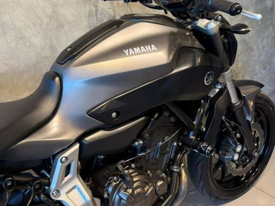YAMAHA-MT-07 YAMAHA-MT-07-2015
