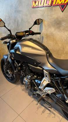 YAMAHA-MT-07-2015