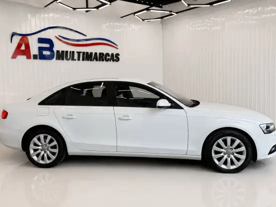 AUDI-A4-2.0 TFSI ATTRACTION 180CV GASOLINA 4P MULTITRONIC AUDI-A4-2012