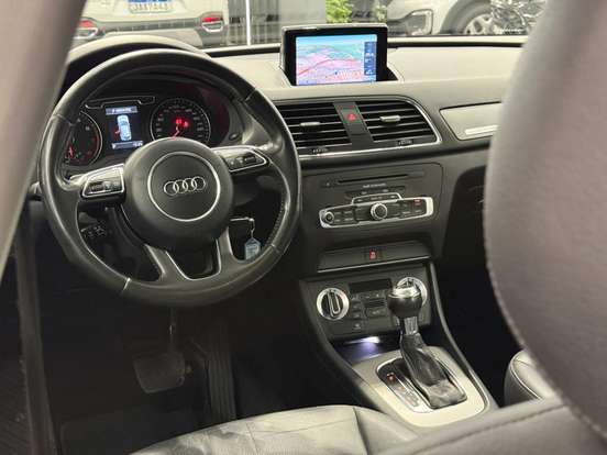 AUDI-Q3-2012