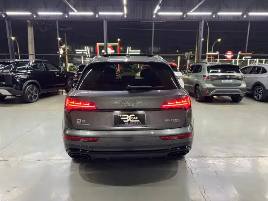 AUDI-Q5-2023