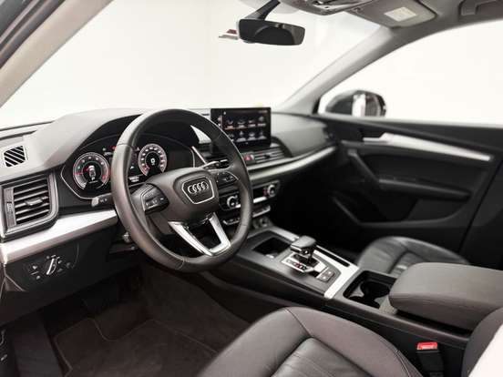 AUDI-Q5-2022