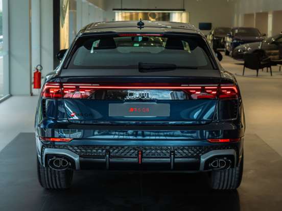 AUDI-RS Q8-2025