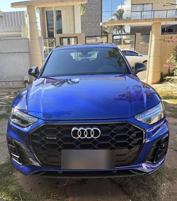 AUDI-Q5-2021