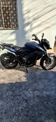 BAJAJ DOMINAR 200 