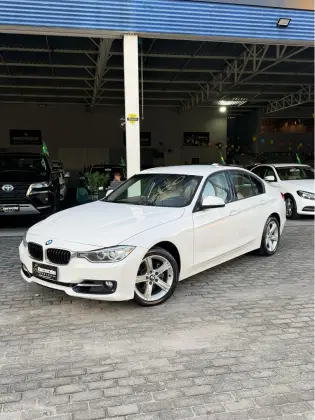 BMW 320i 2.0 16V TURBO ACTIVE FLEX 4P AUTOMÁTICO BMW 320i 2.0 16V TURBO ACTIVE FLEX 4P AUTOMÁTICO