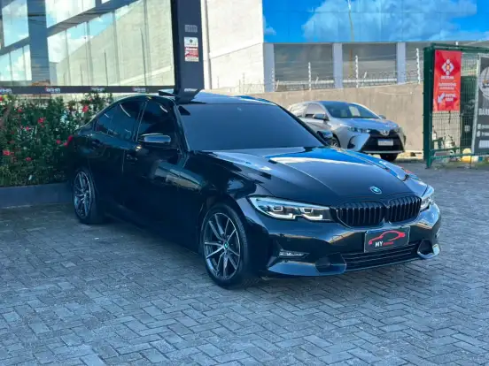 BMW-320i-2021