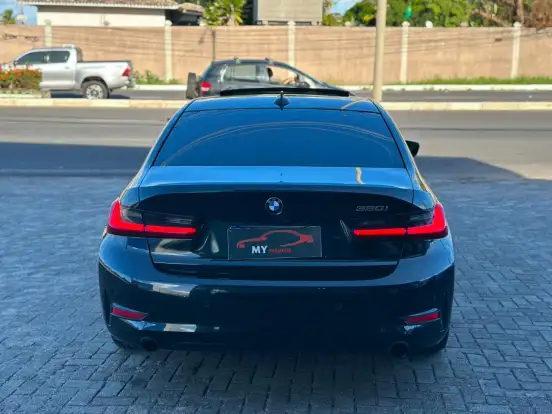 BMW-320i-2021