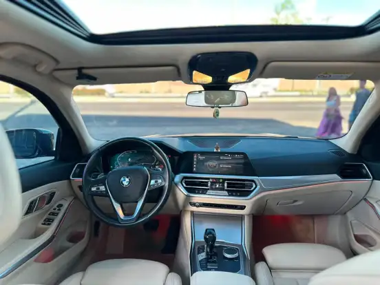 BMW-320i-2021